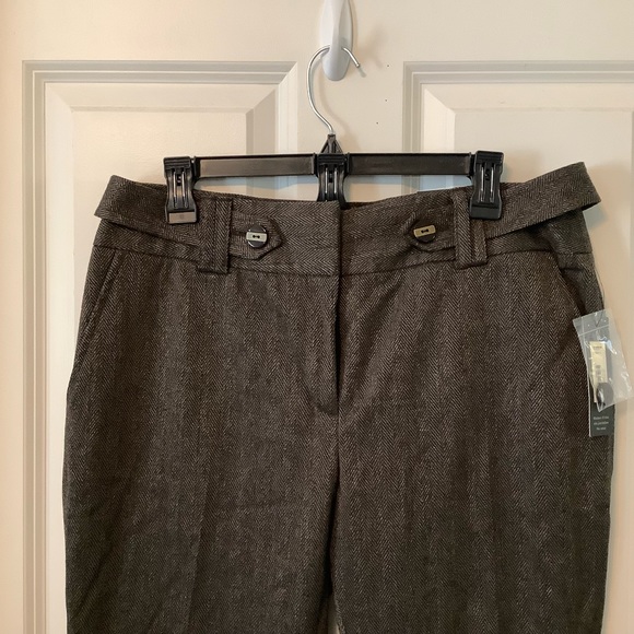 APT.9 dress pant just below the waist size 12 Short. Color brown cream. - Picture 3 of 13